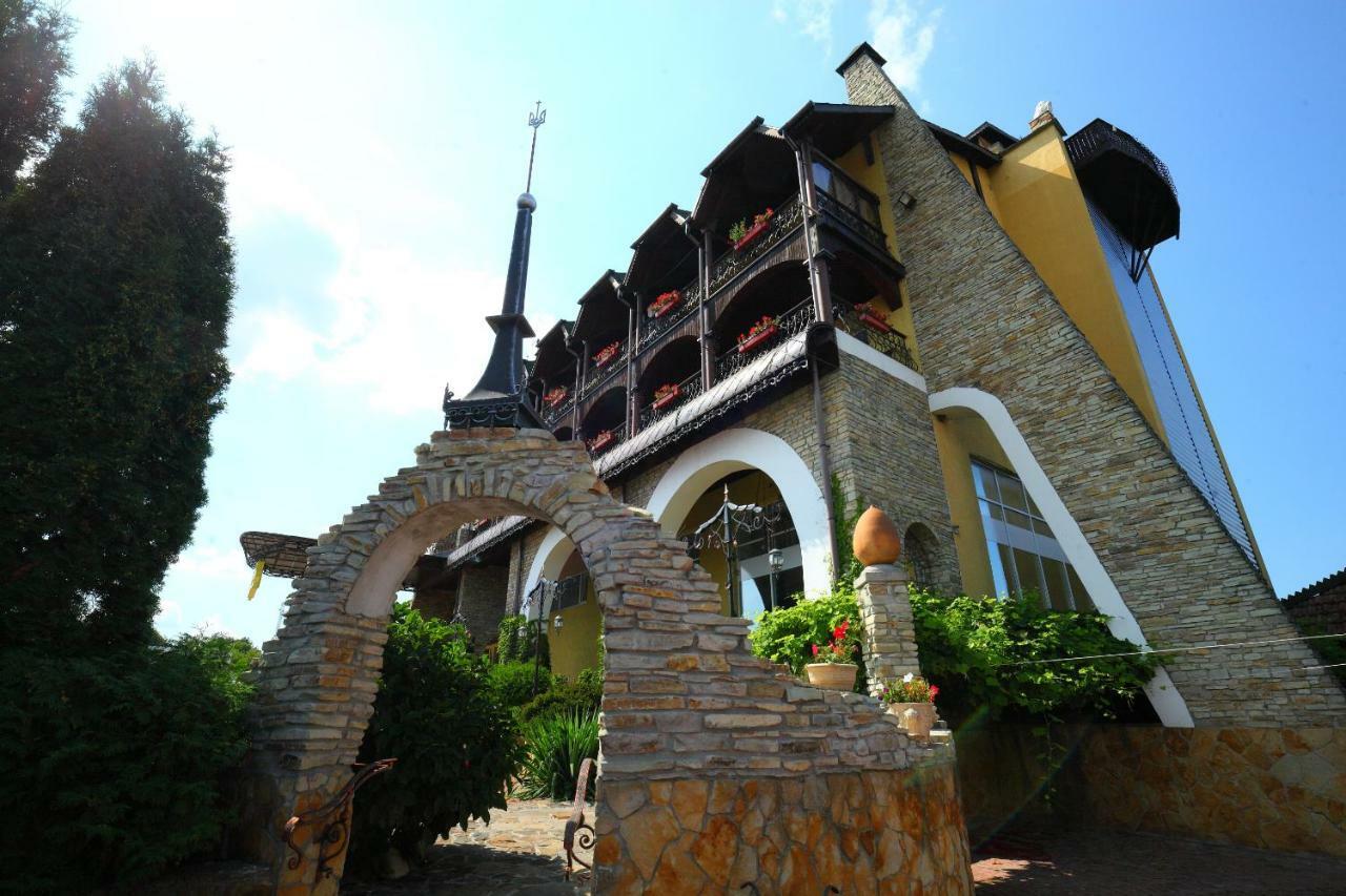 Medzhybozhskiy Zamok Tribukhovtsy Exterior photo